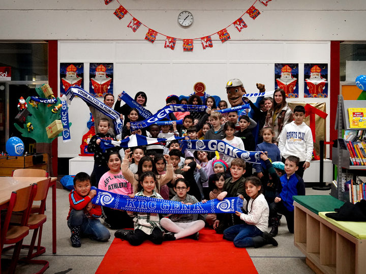 Meer dan 1000 kinderen kregen een blauw-witte Sinterklaas