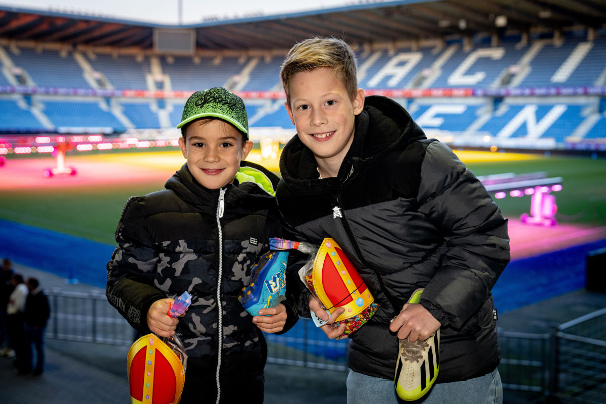 SINTERKLAASFEEST BIJ KRC GENK VOL VERRASSINGEN